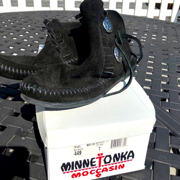 Black suede Minnetonka moccasin booties - Picture 3 of 9